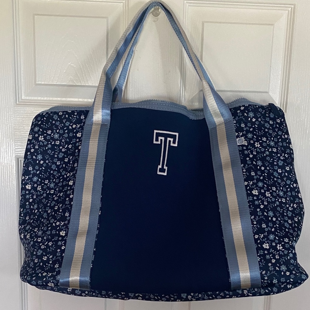 ⭐️4/$20⭐️ ‘T’ Monogram Floral Tote Bag